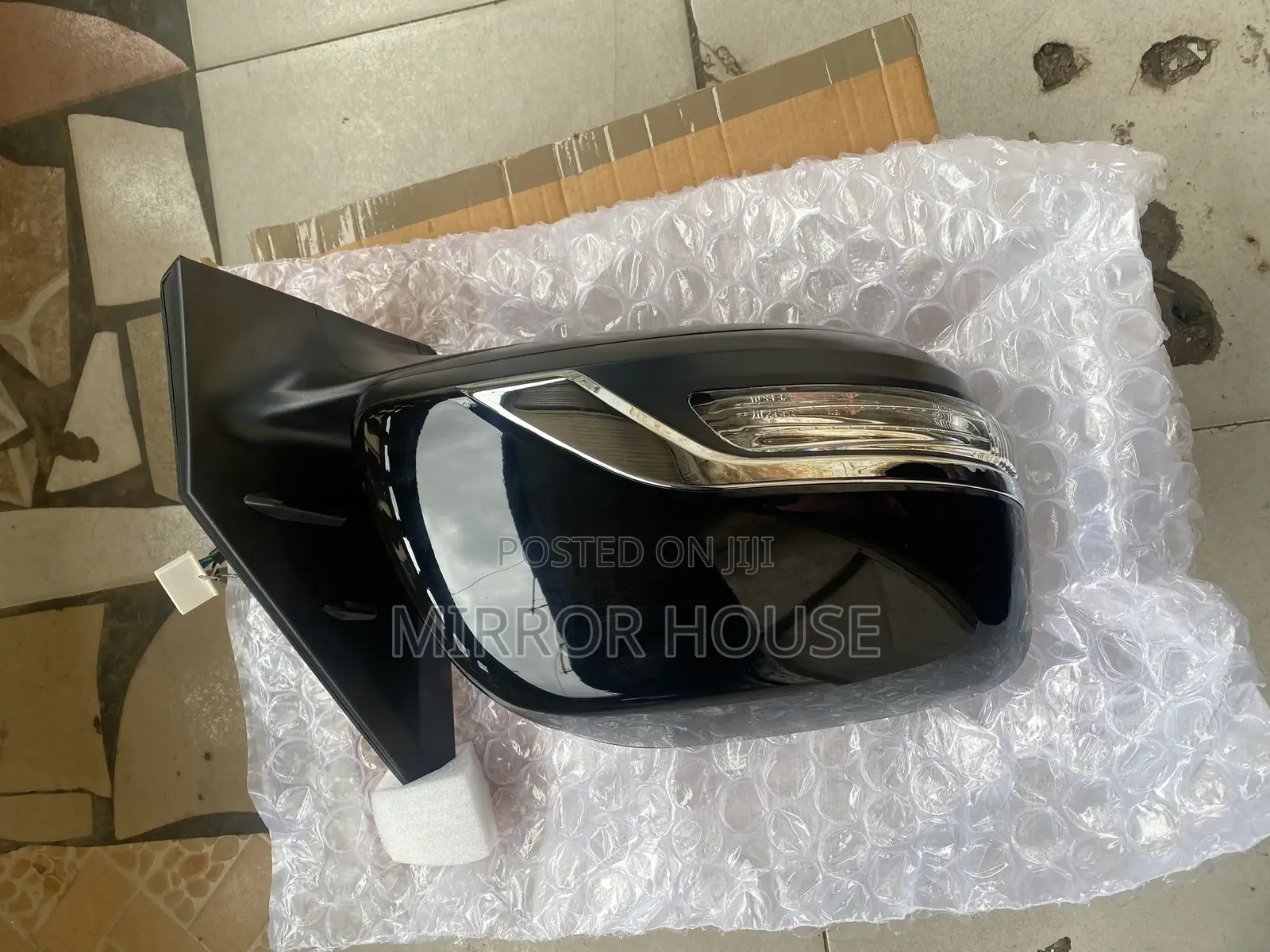 Toyota Land Cruiser V8 Side Mirror With Lamp
