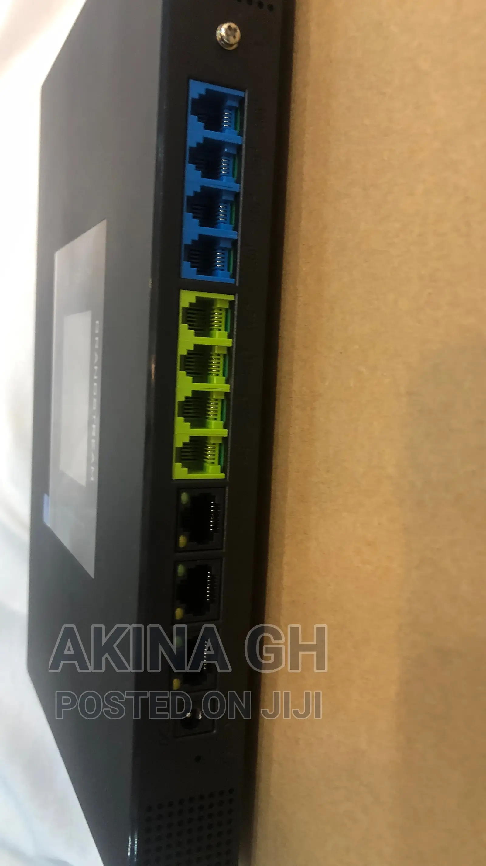 Grandstream Voip IP 4 Lines PBX 2000 Users Ucm6304