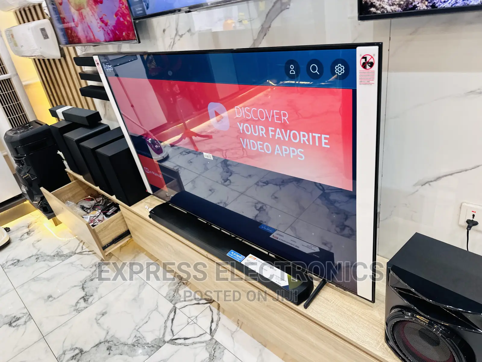 Slim Sleek 2023 Model Samsung UHD Smart 65”Cu7172