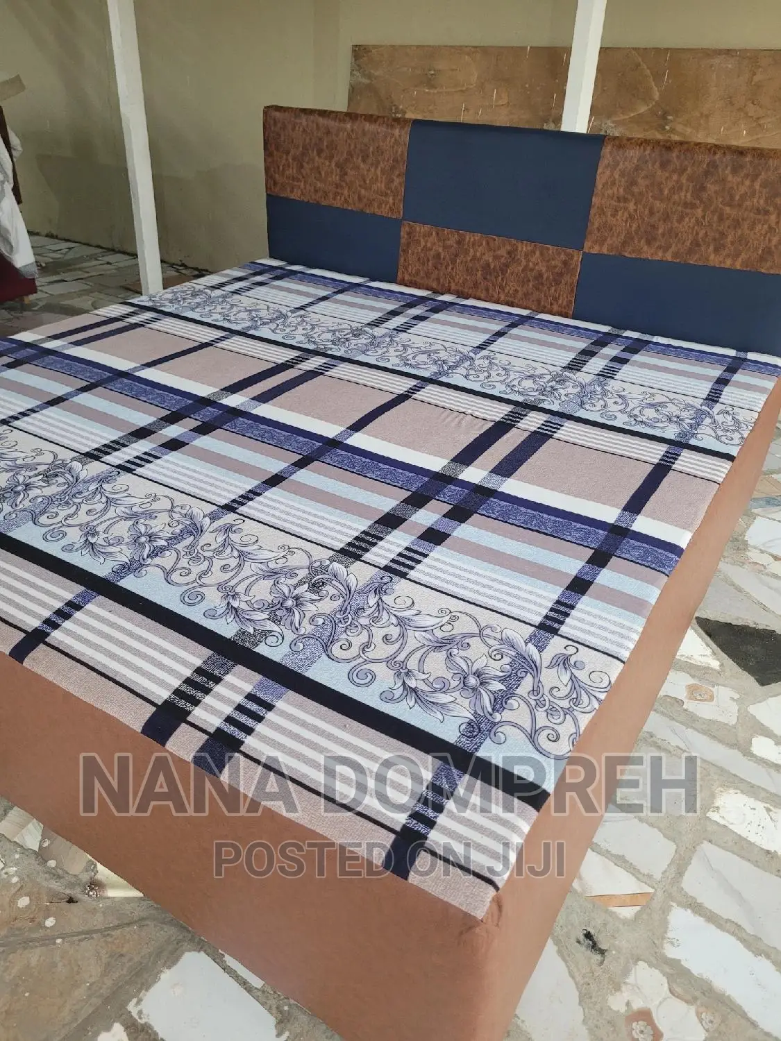 Inbuilt Queen Size Bed