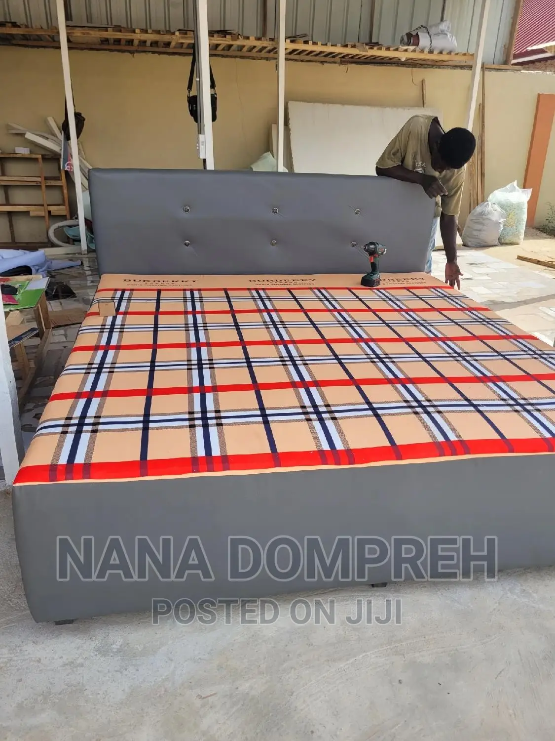 Inbuilt Queen Size Bed