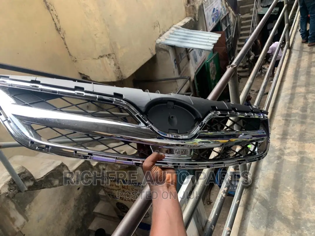 Toyota Corolla 2010-2012 Front Grille/Shell