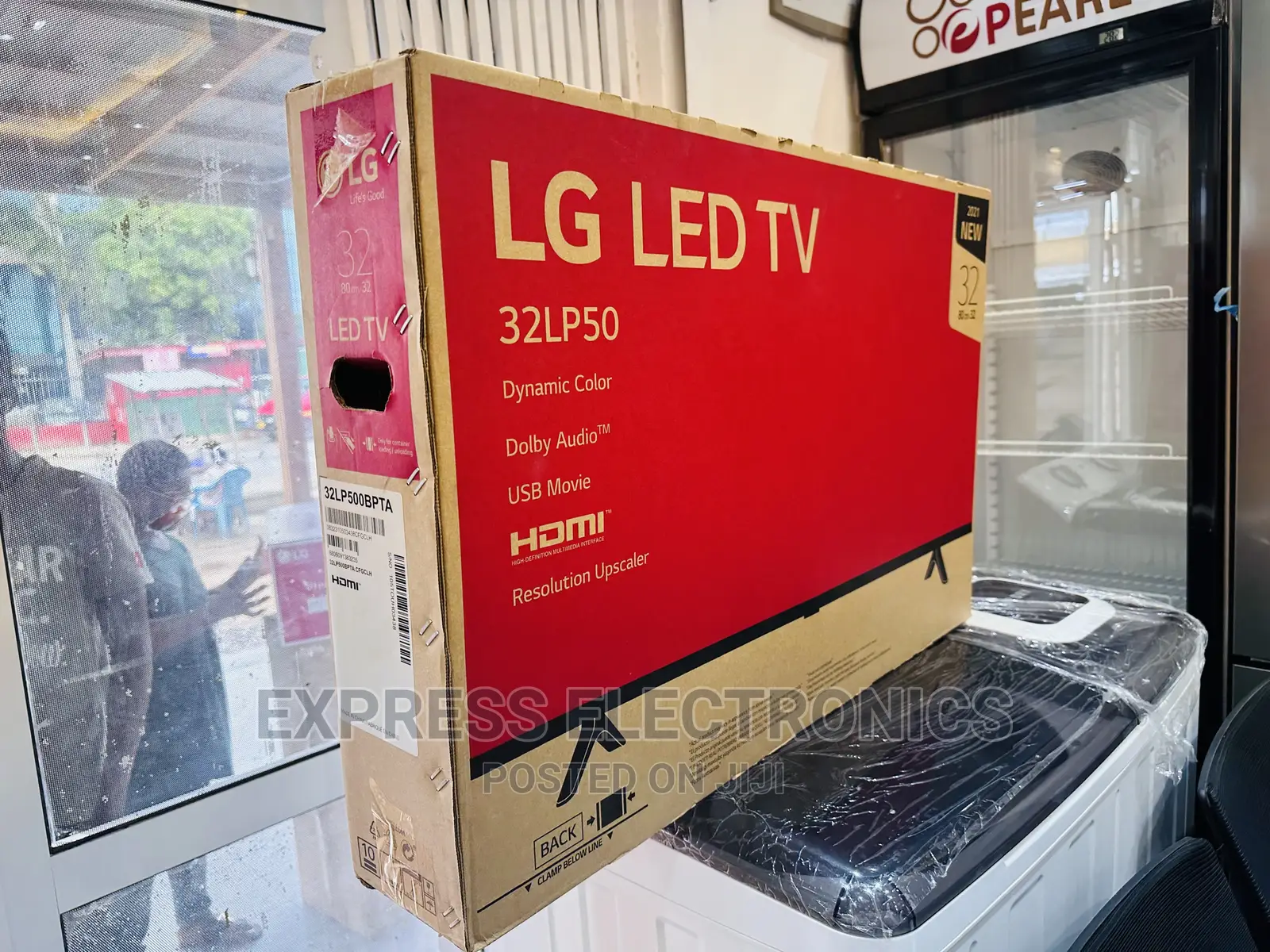 Awesome Slim LG FHD Satellite 32”Tv