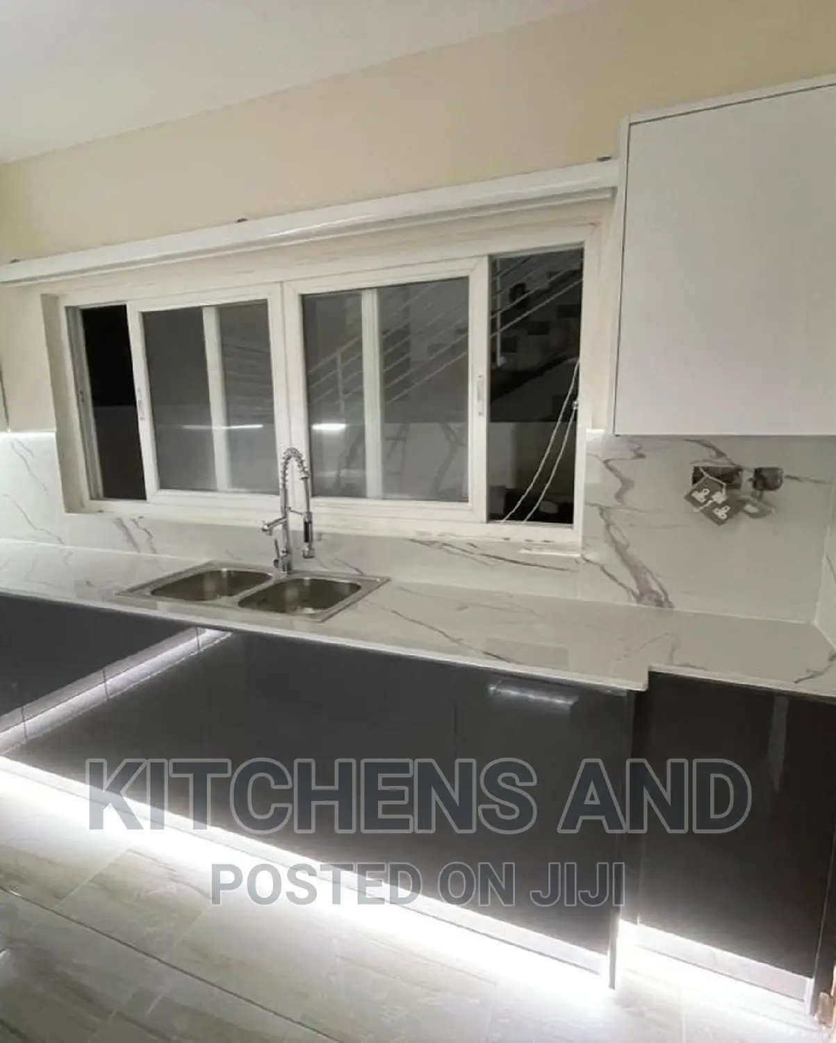 Luxurious Kitchen Cabinet