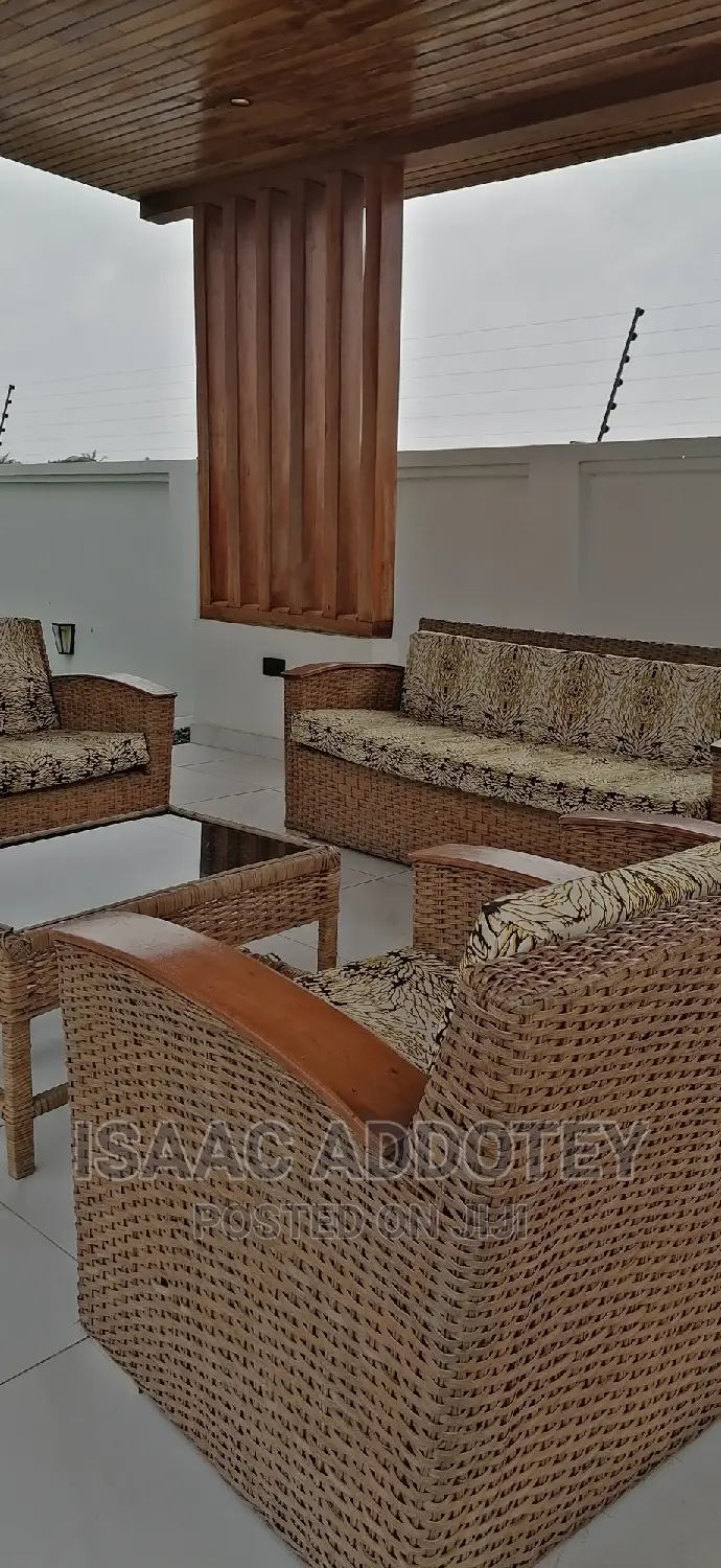 4bdrm Bungalow in Sakumono Celebraty, Spintex for rent