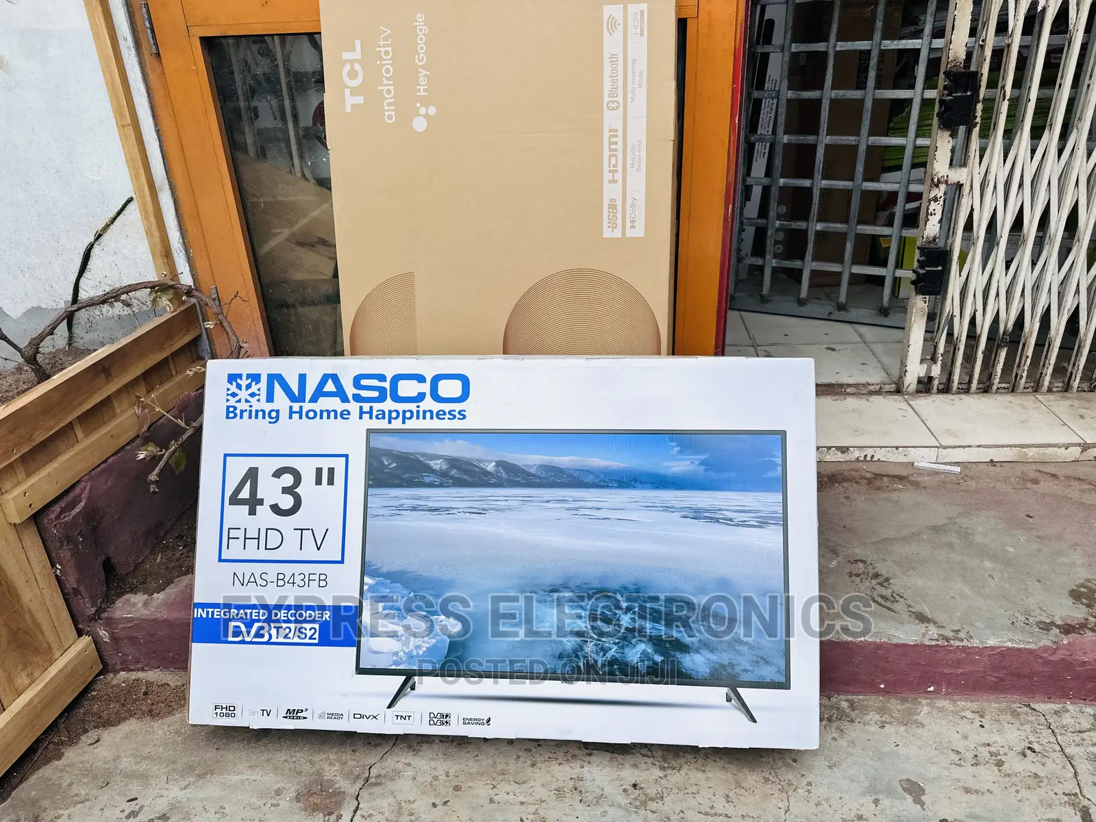 View Max Nasco Satellite Digital 43”FHD Tv 