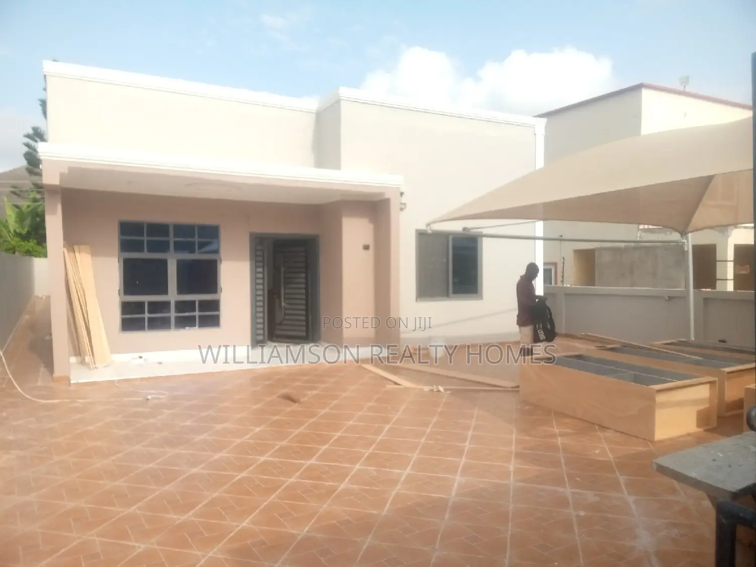 3bdrm House in Hfc Estate, Spintex for sale