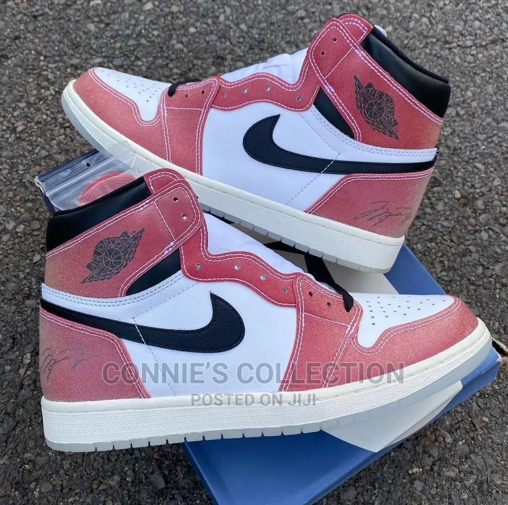 Jordan 1 Retro High (Trophy Room)