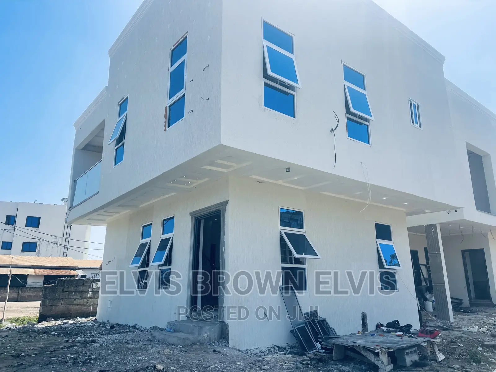 3bdrm Duplex in Botwe for sale