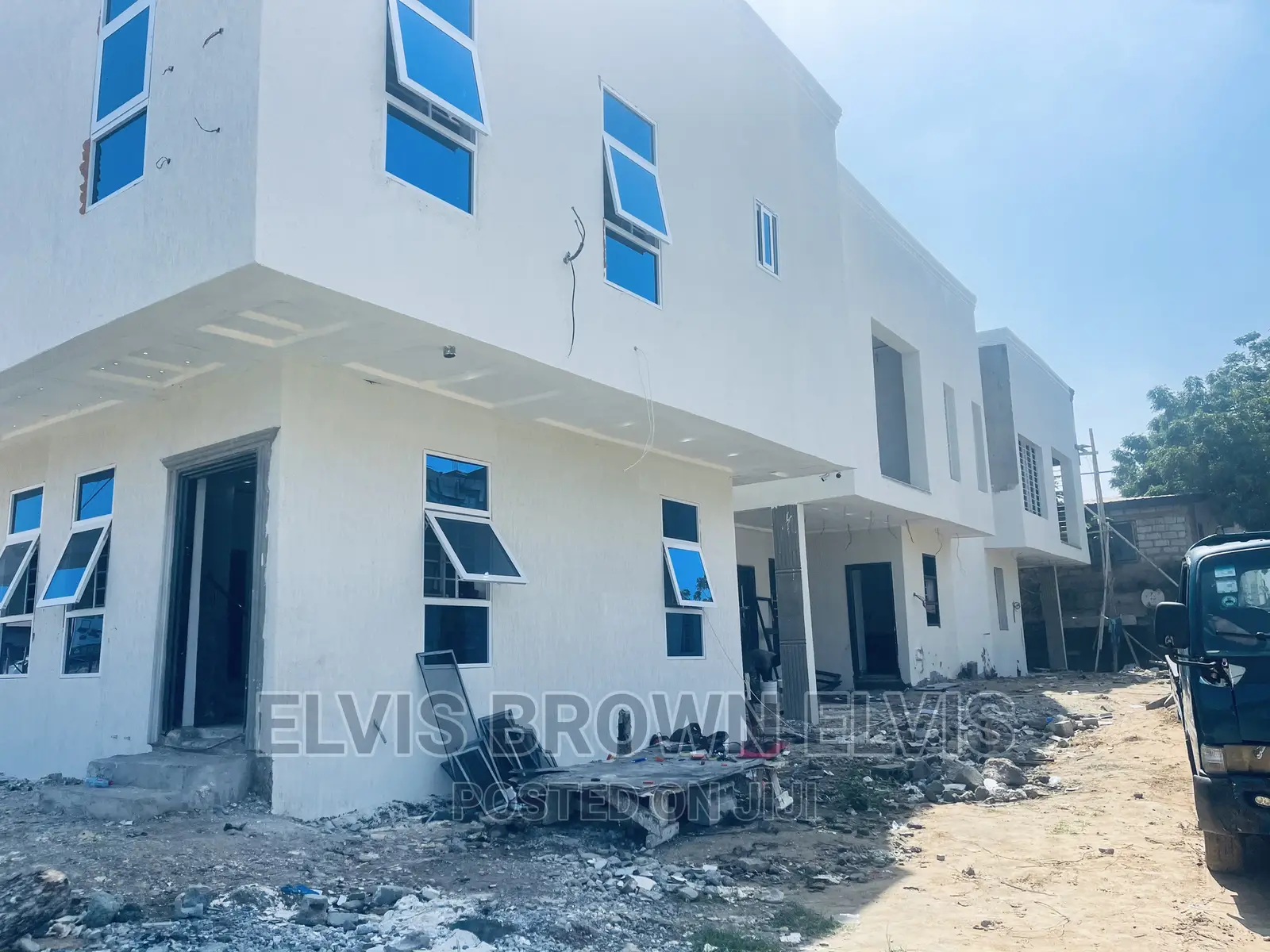 3bdrm Duplex in Botwe for sale