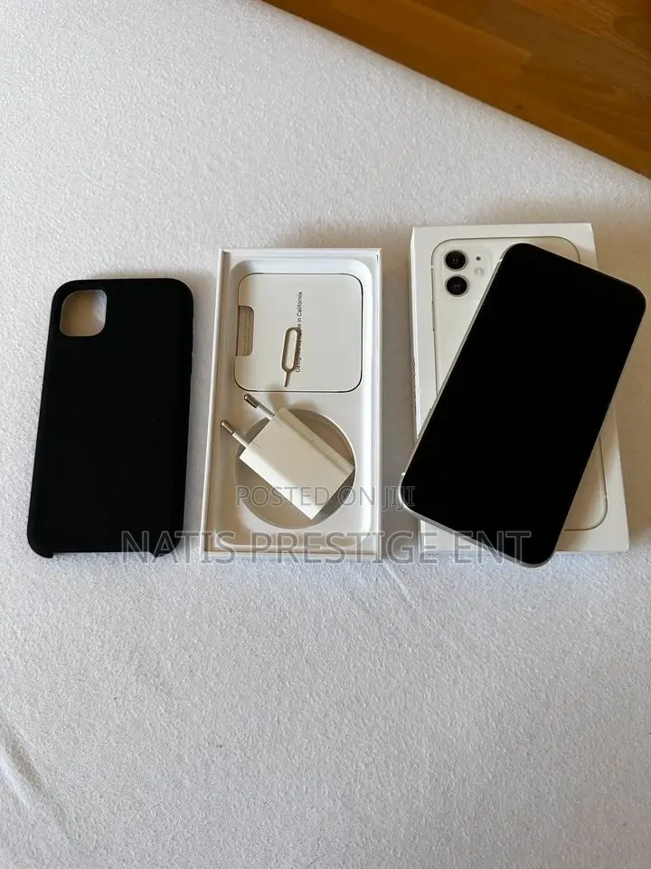 New Apple iPhone 11 64 GB White