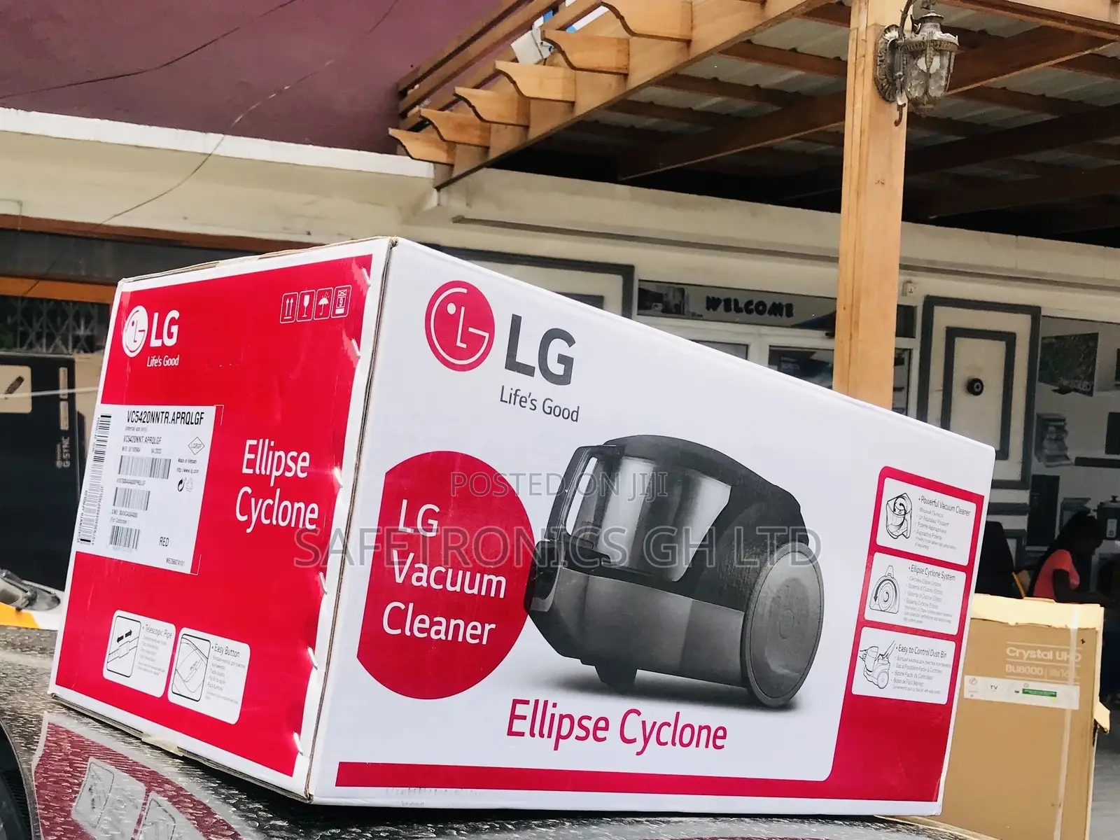 Red/Black Vacuum Cleaner 2000W LG Electric Vc5420nntr 