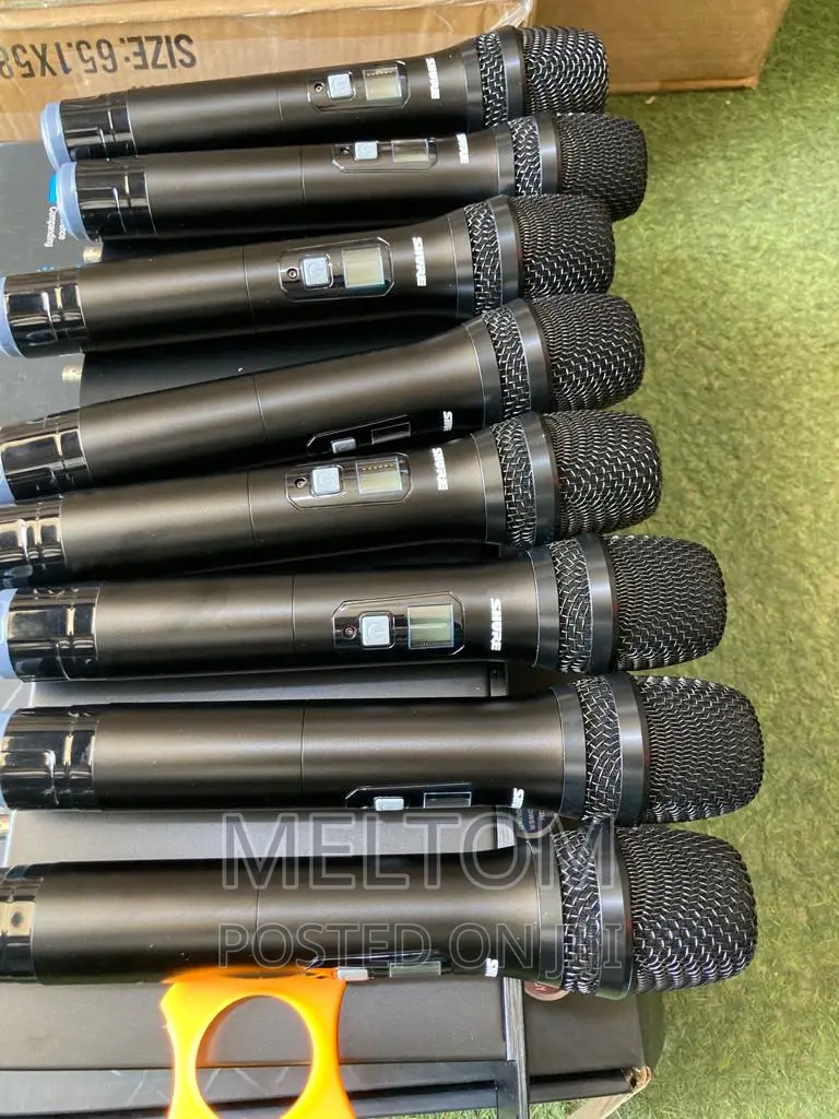 Shure Am-801 8in1 Cordless Microphone