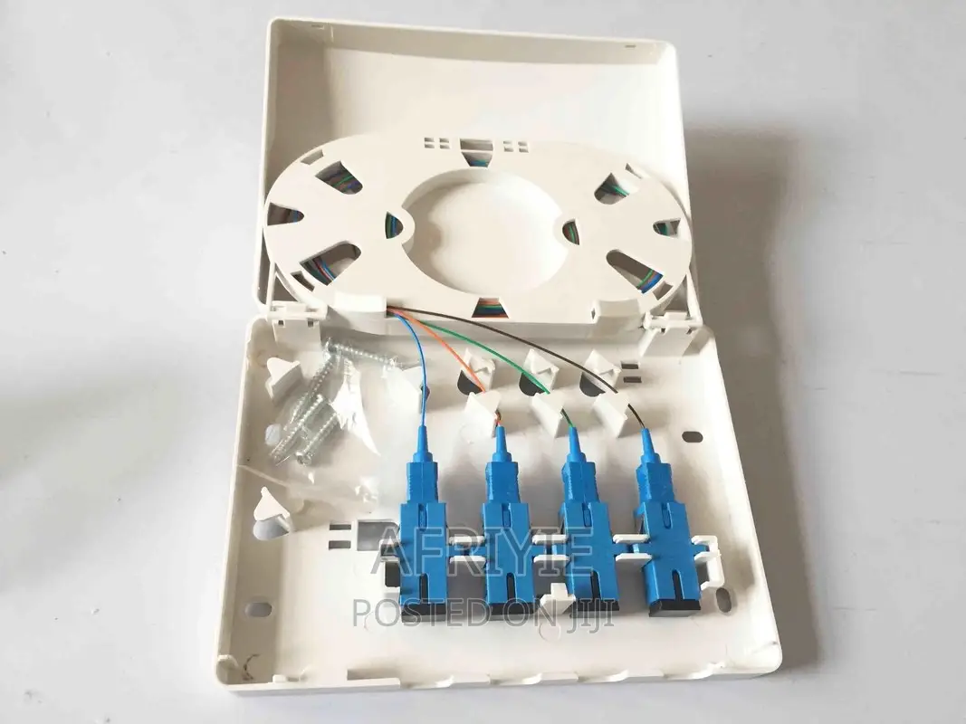 4 Cores FTTH Distribution Box