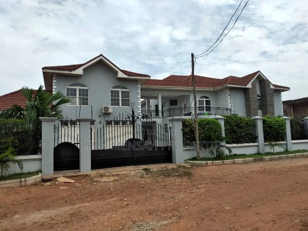 5bdrm Maisonette in Skm, East Legon for rent