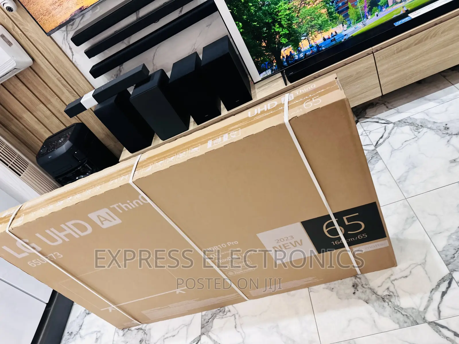 2023 Model UHD Smart LED Display Lg 65”UR7300