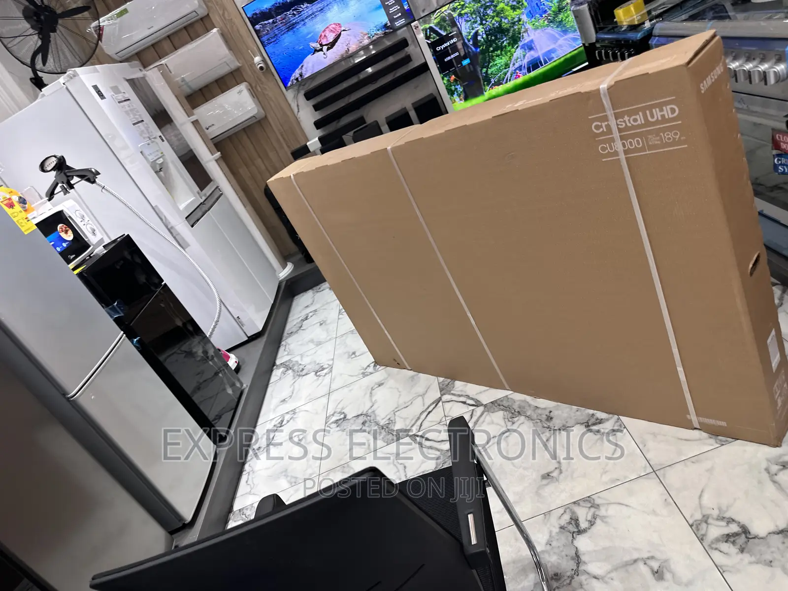 Samsung UHD Smart Glossy LED Screen 75”Cu8000