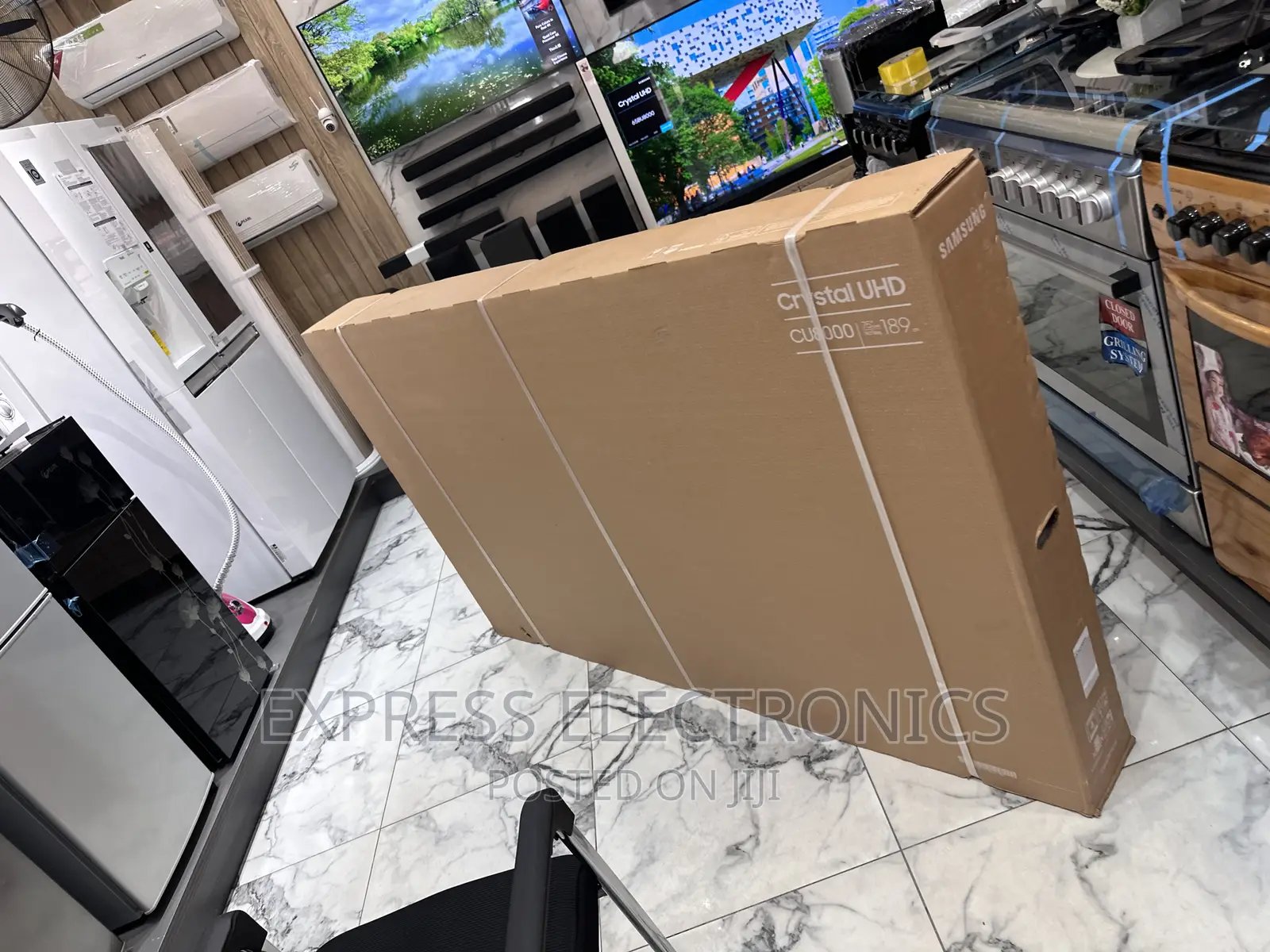 Experience Clear UHD Smart Samsung 75”Cu8000 For