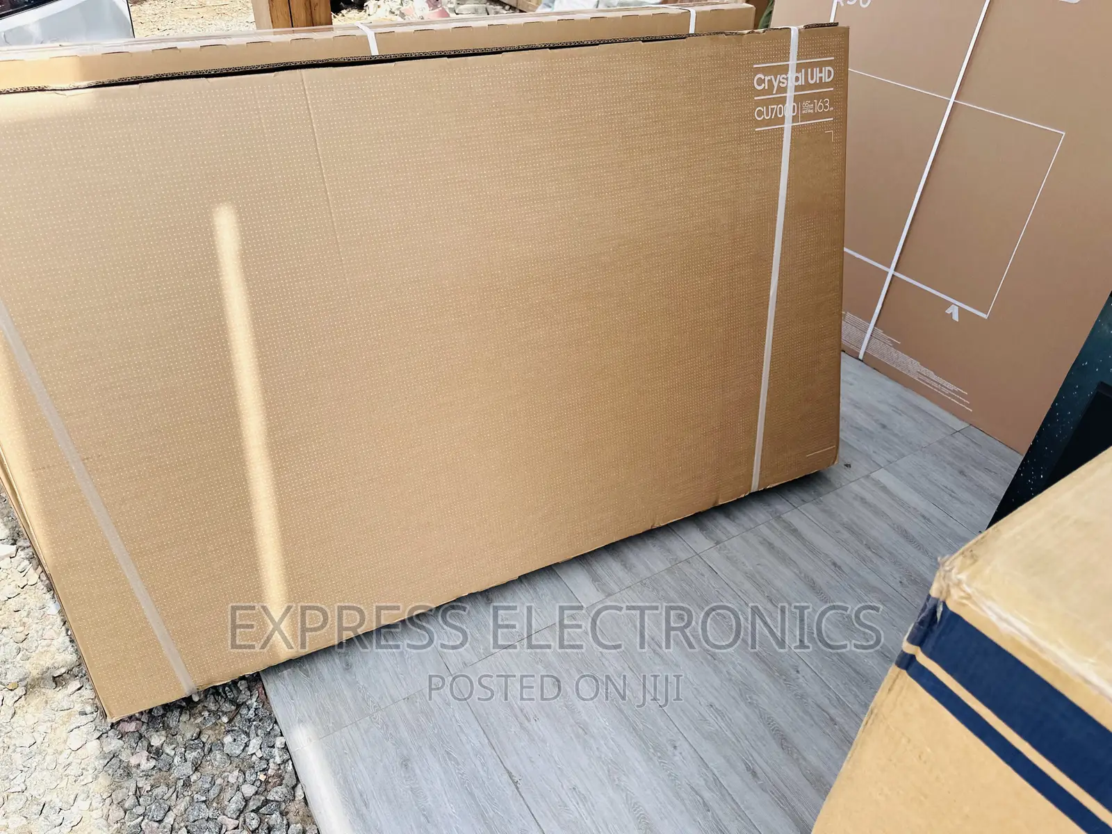 Crystal Clear UHD View Smart Samsung 65”Cu8000
