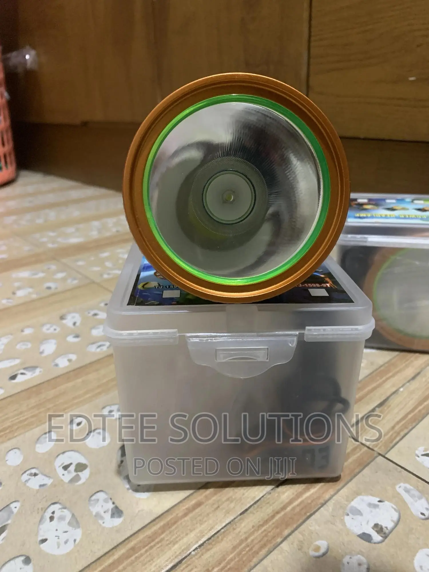 Rechargeable High Power Headlamp With Regulating Switch