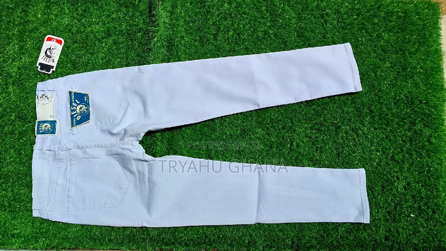 Men's White And Affordable Jeans