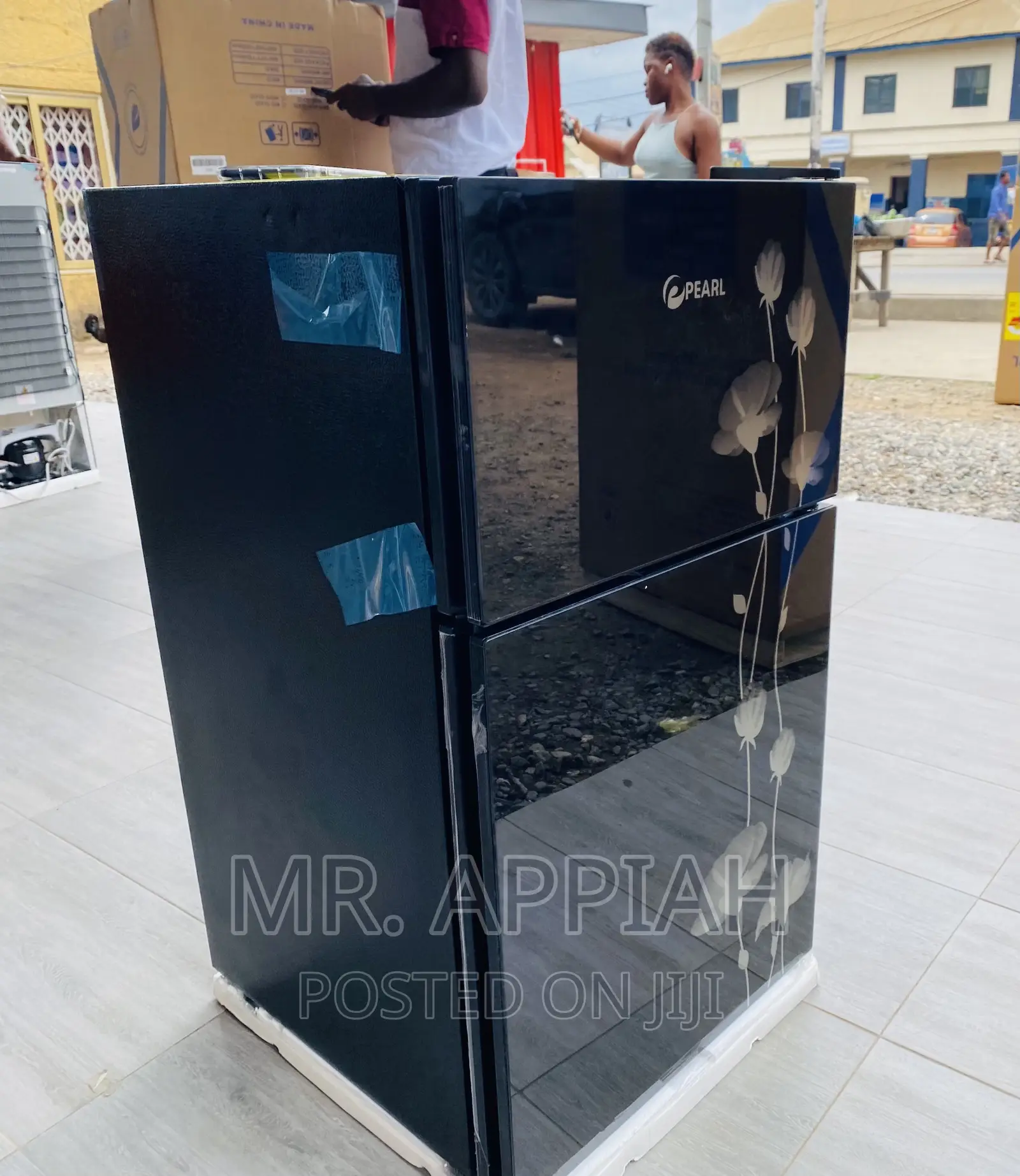 Well Designed Pearl Table Top Electric Refrigerator(Black).