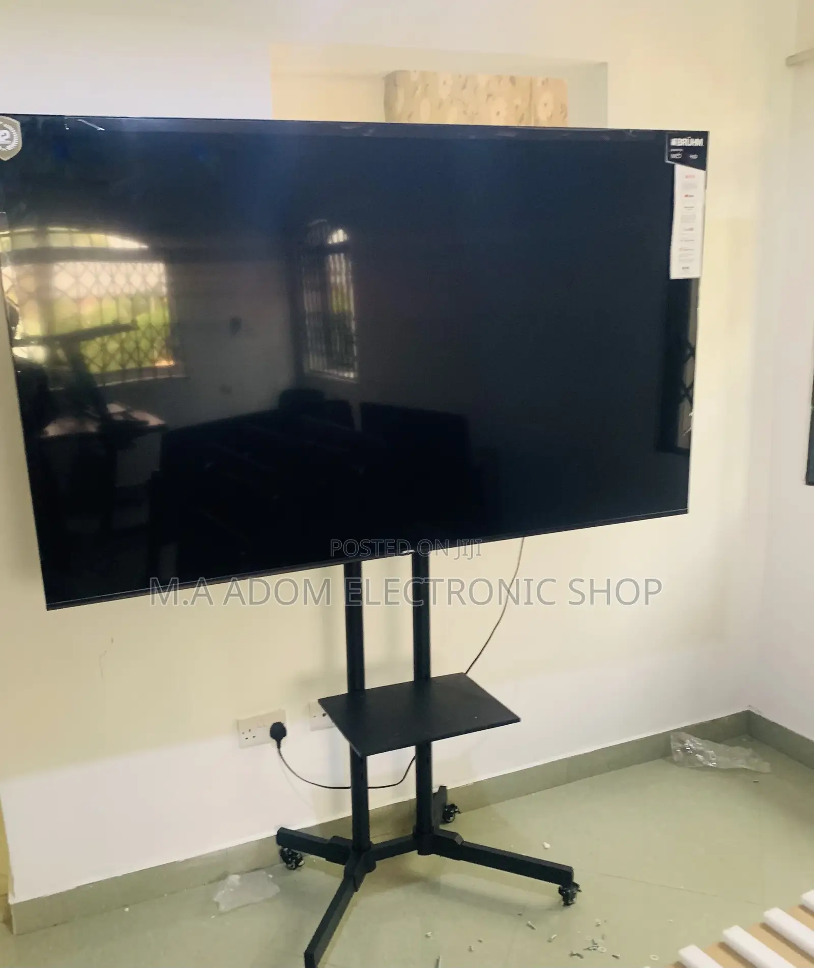 Long Lasting Tv Stand With Wheel Rolling Wheel for 32”-70 Tv