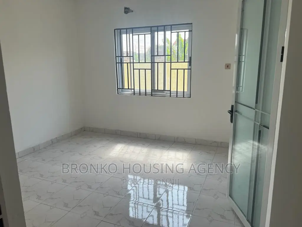 3bdrm House in Bronko Housing, Spintex for rent