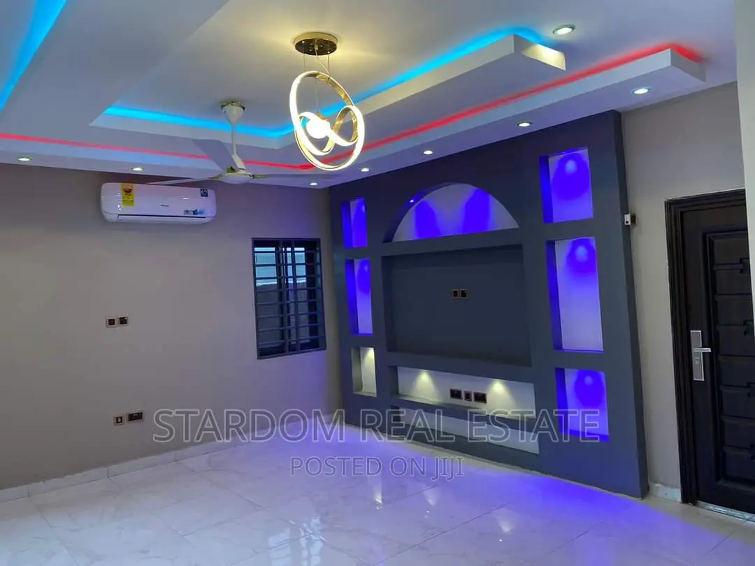 3bdrm Duplex in Kwabenya for sale