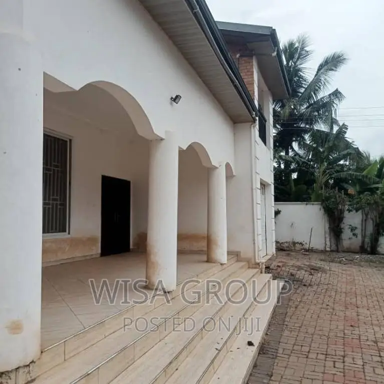 6bdrm Duplex in Wisa Groups, Accra Metropolitan for rent