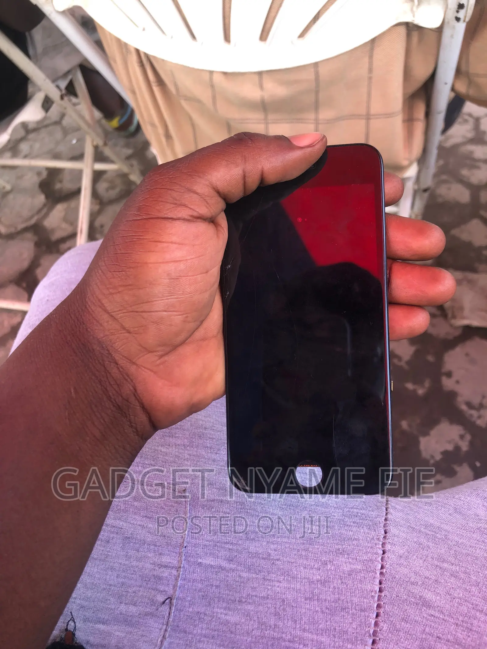 iPhone 8 Screen Replacement With Free Fixing