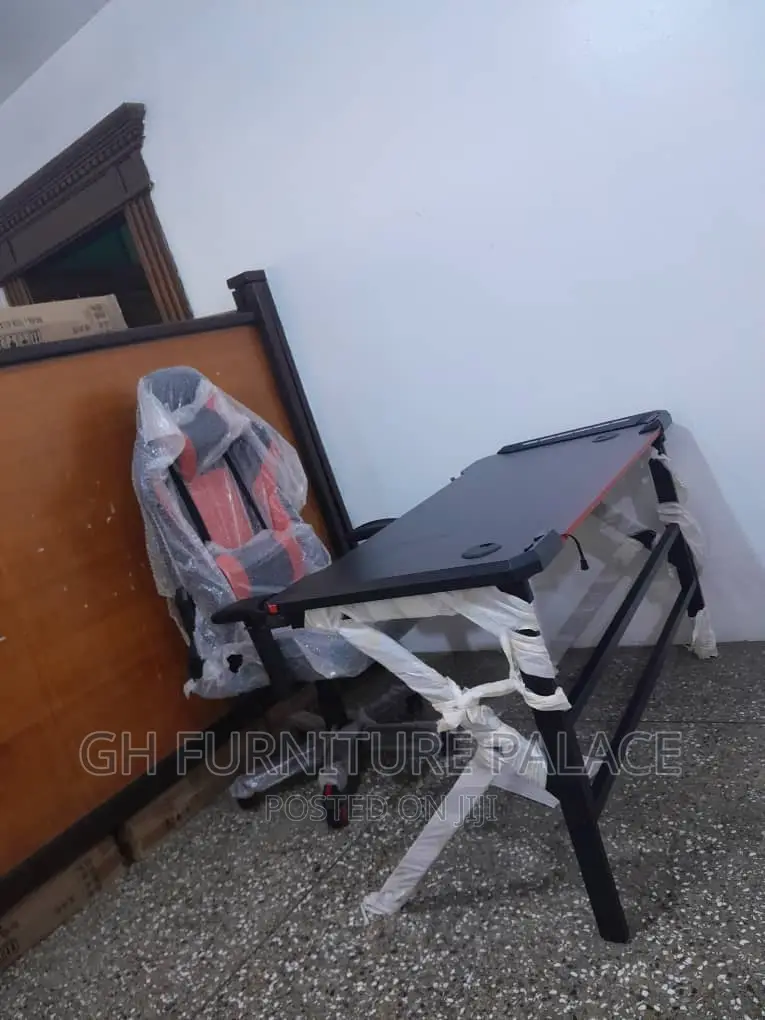 Gaming Chair and Table for Sale