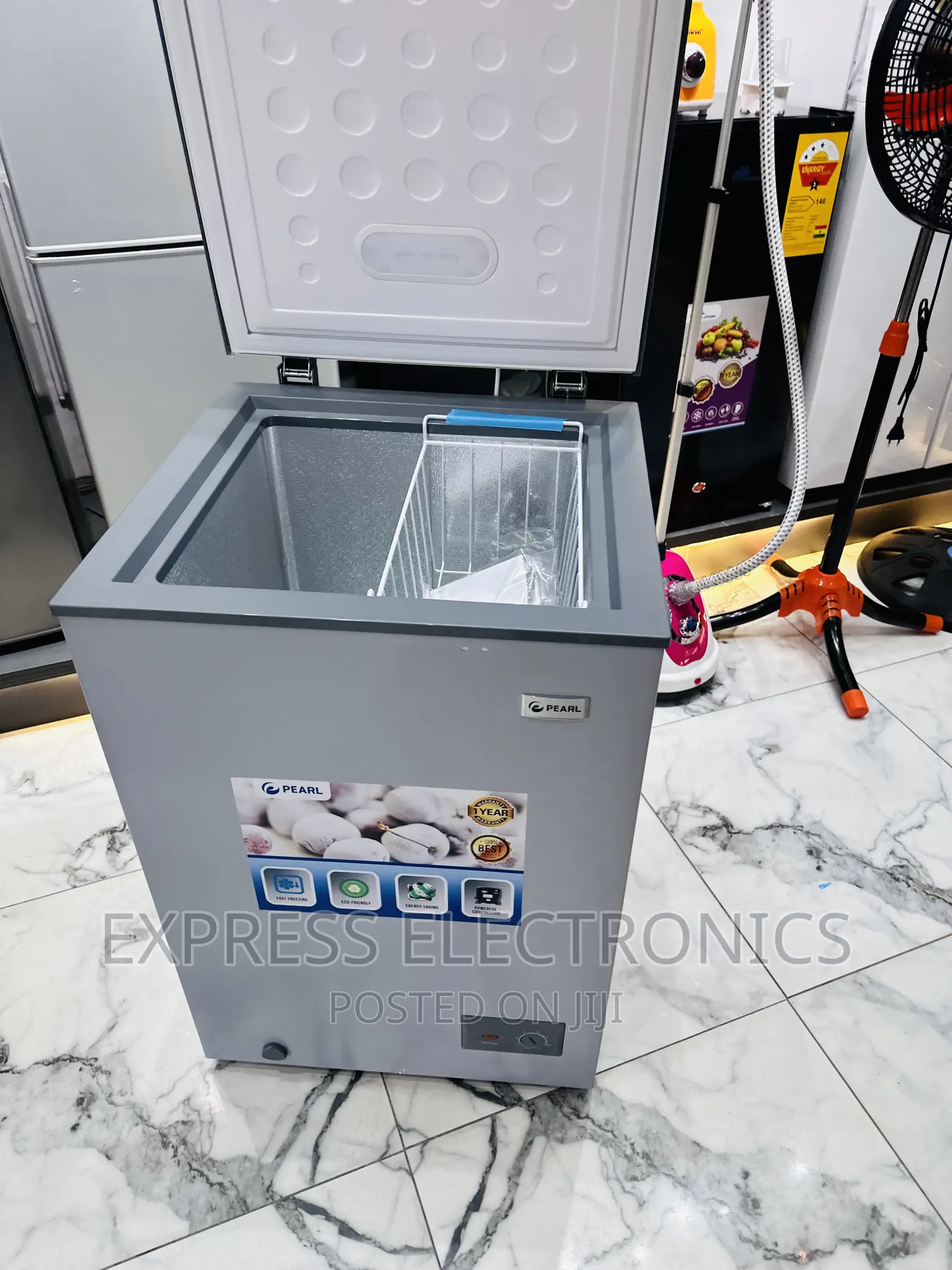 Quality Sleek Grey Chest Freezer Pearl 100L