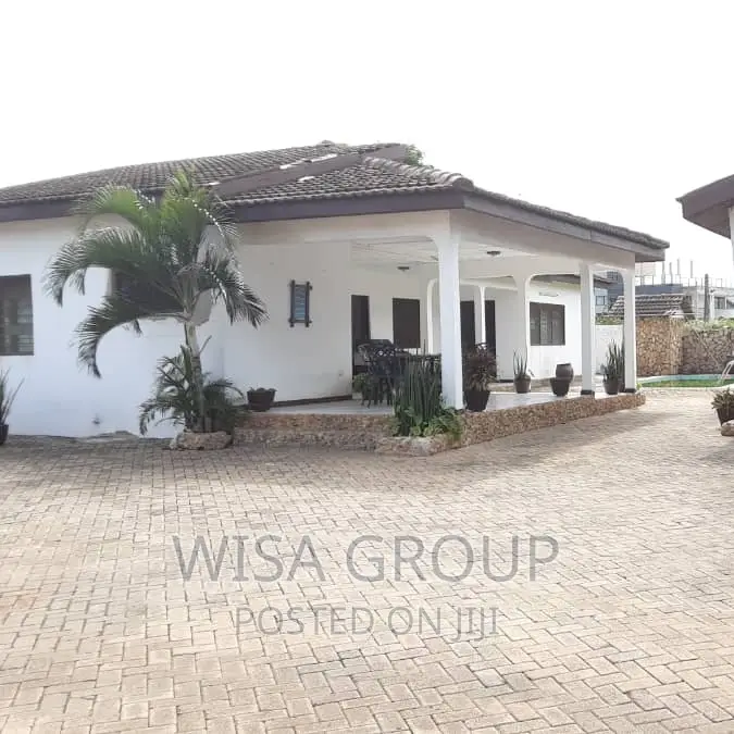 6bdrm House in Wisa Groups, Accra Metropolitan for sale