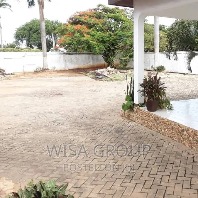6bdrm House in Wisa Groups, Accra Metropolitan for sale