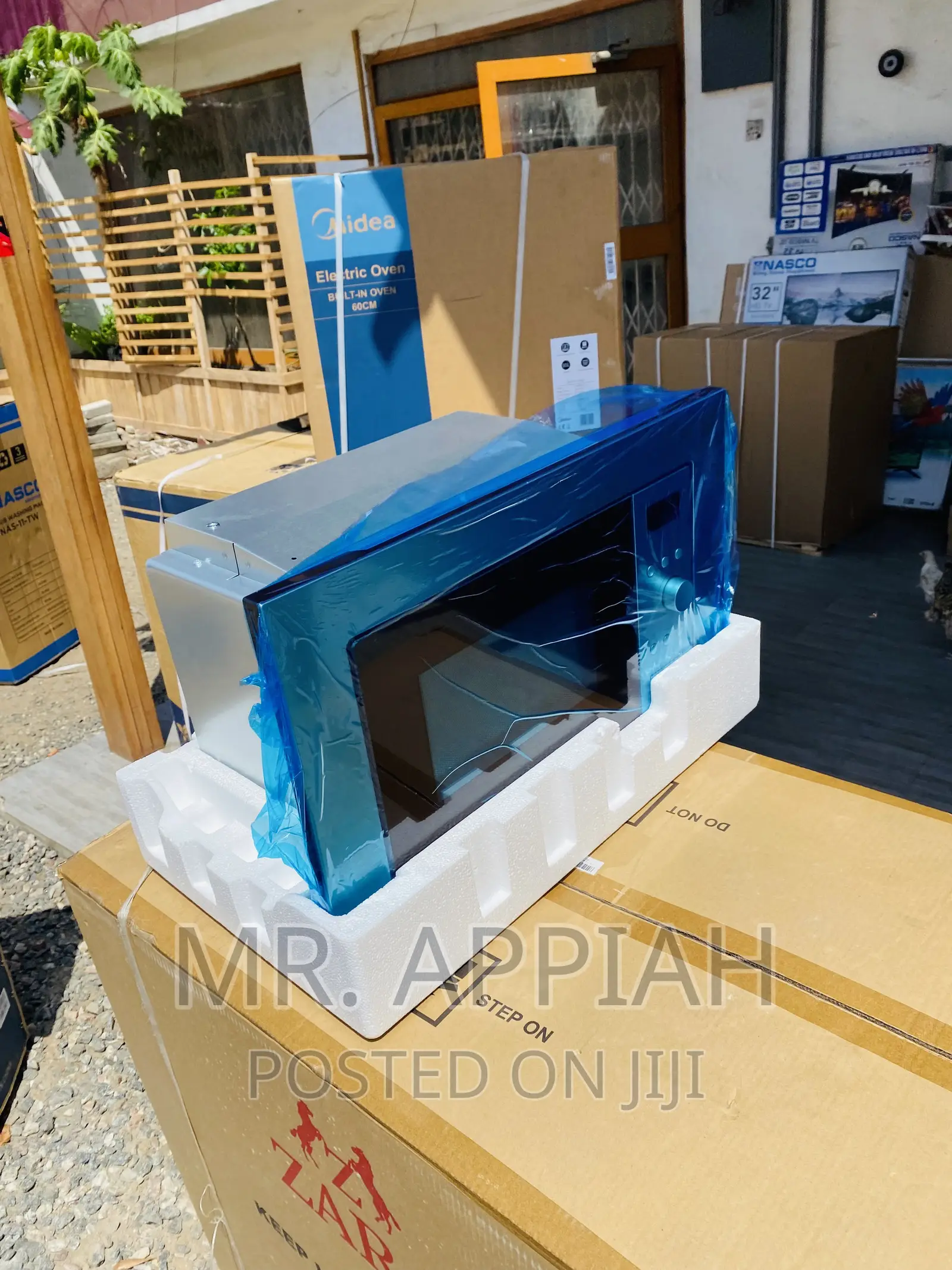 Adorable Midea Built-in Electric Microwave Oven(AM717BS7).