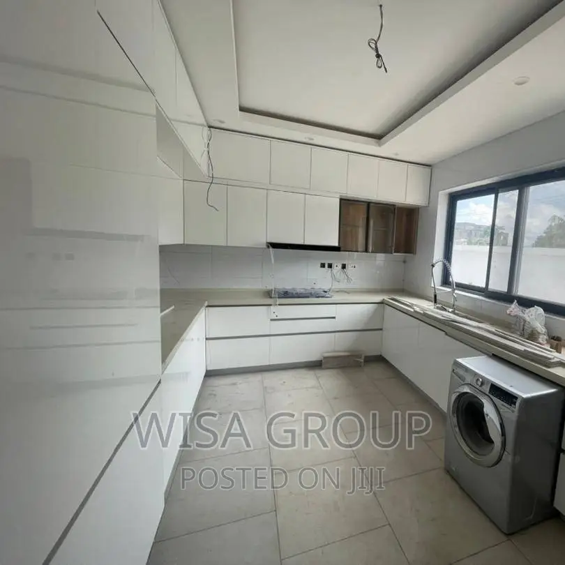 5bdrm Duplex in Wisa Groups, Accra Metropolitan for sale
