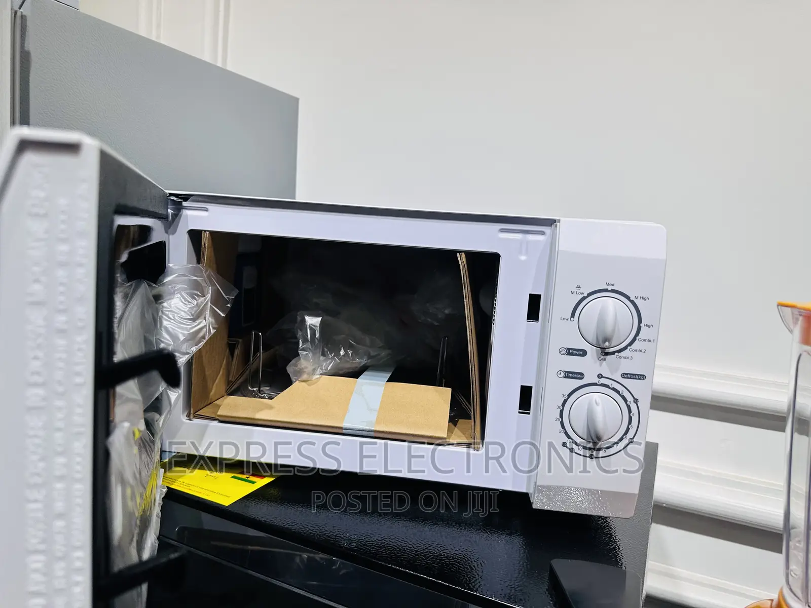 Grab Your Favorite  Midea Microwave Oven Grill MG720