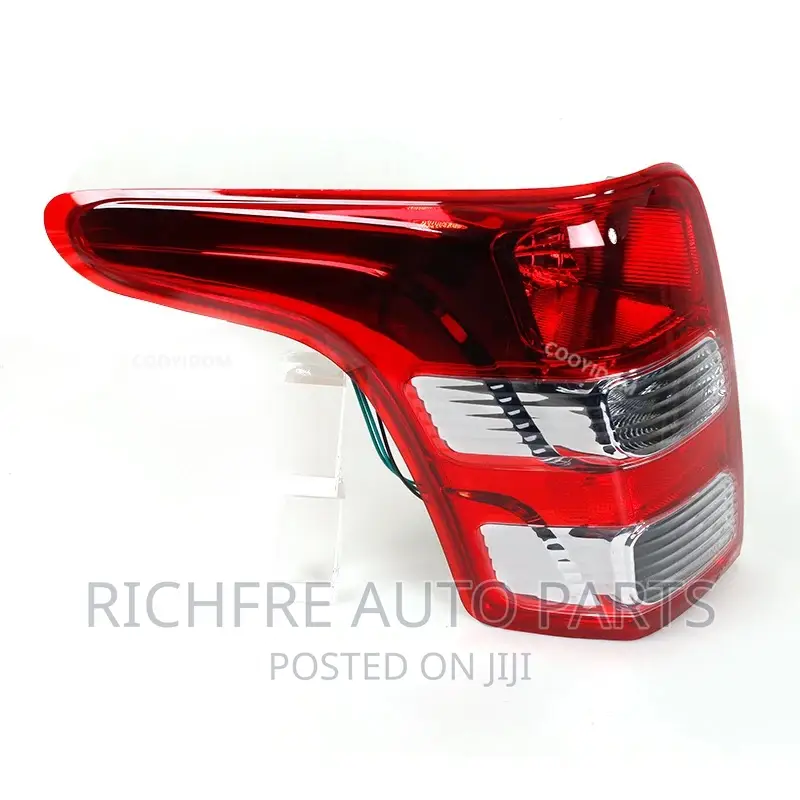 Mitsubishi L200 2015/2016/2017/2018 Tail Light
