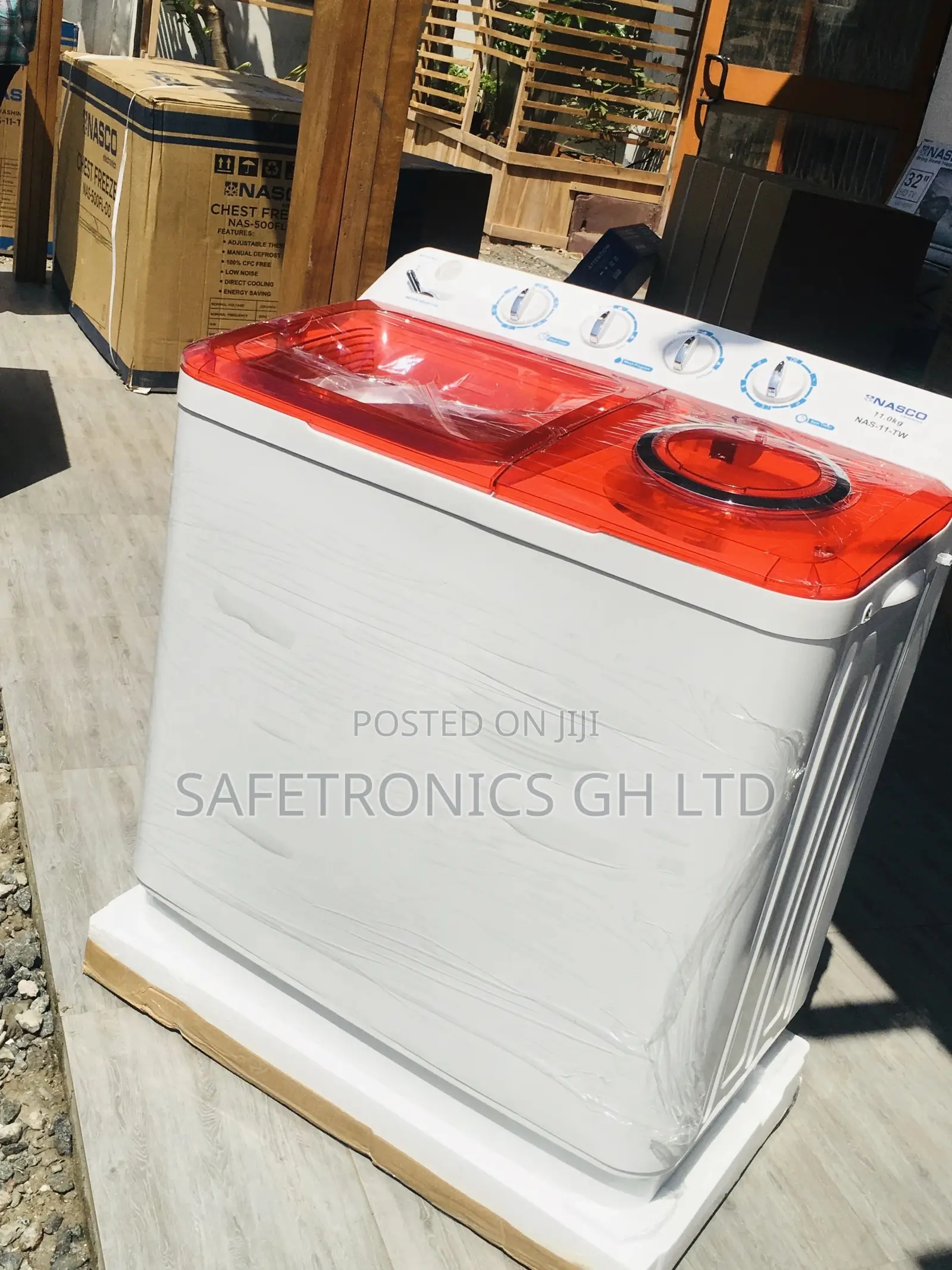 Topload Nasco 11kg Semiautomatic Washingmachine White/Red