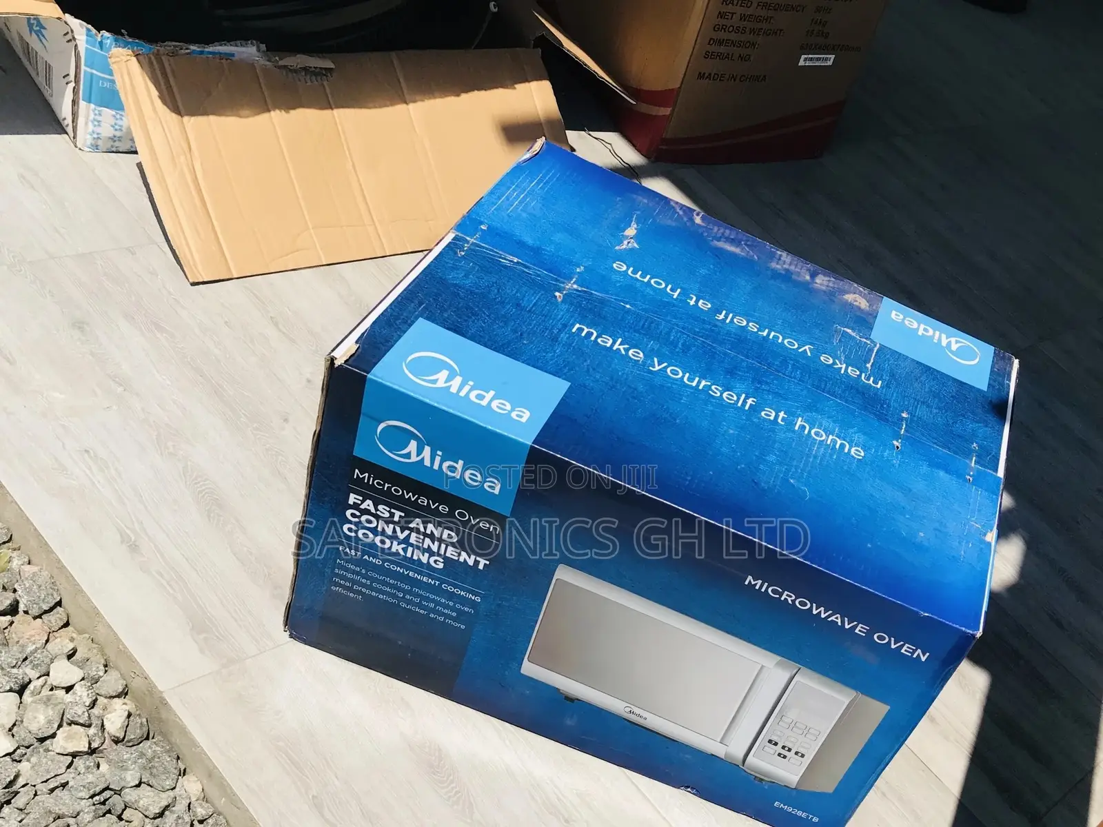 Midea Countertop Microwave 28 Liters EM928ETB Gray Grill 