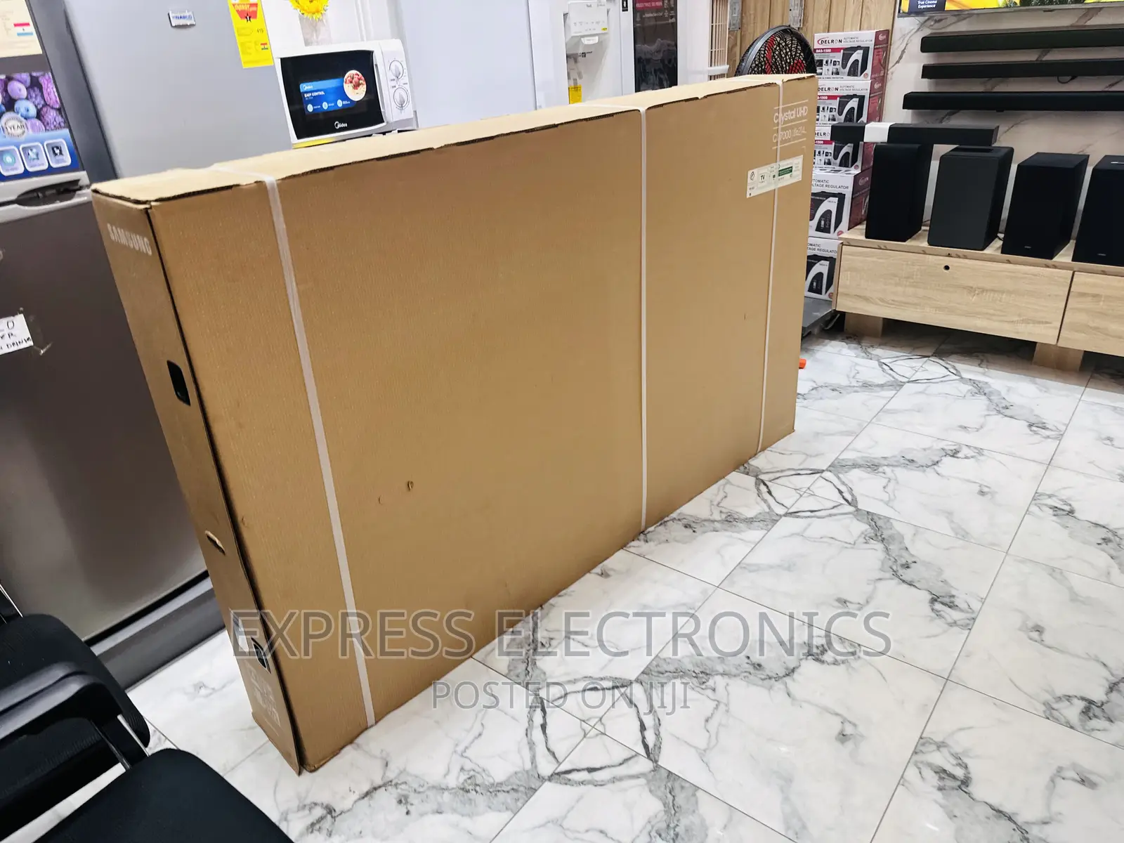 Ultra Fast  Mode Display UHD Smart Samsung 75”Cu7000 Tv