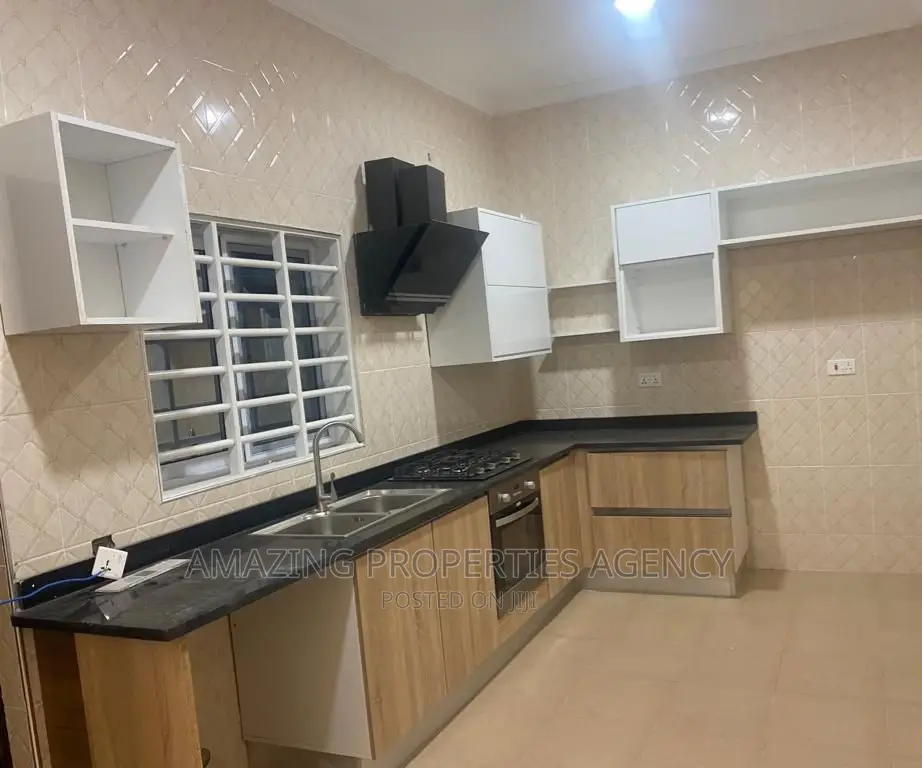 3bdrm House in Spintex for rent