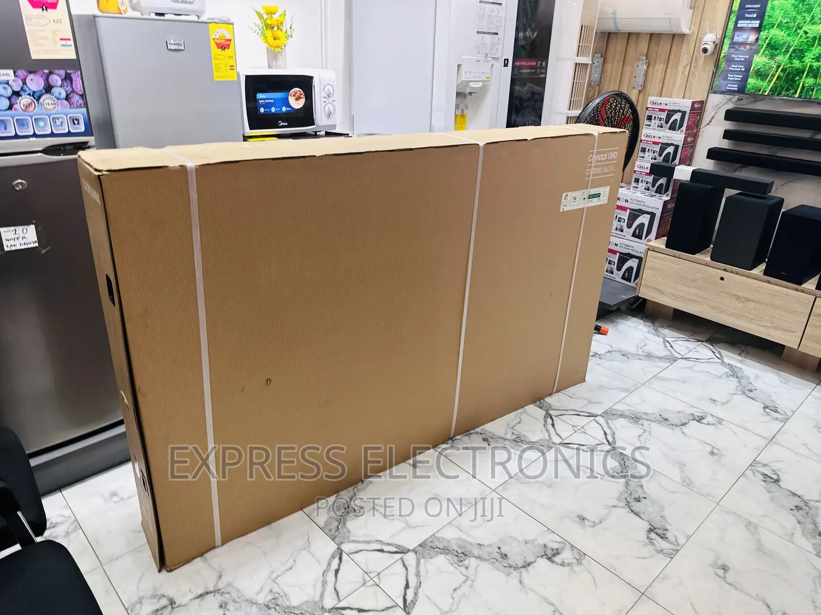 Dynamic Range UHD Glossy Samsung 75”Cu7000 Tv 
