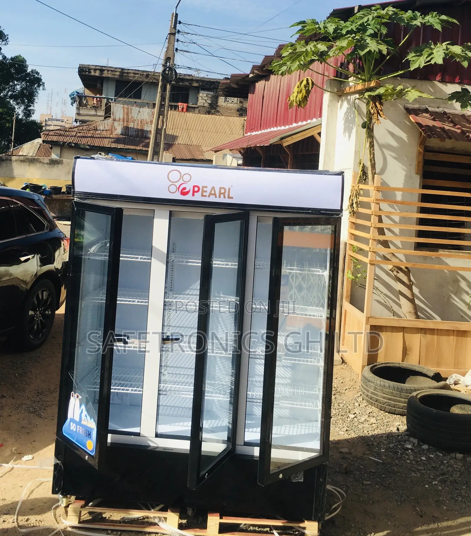 Glass Display 950 Liters PVC-150 Pearl 3 Doors