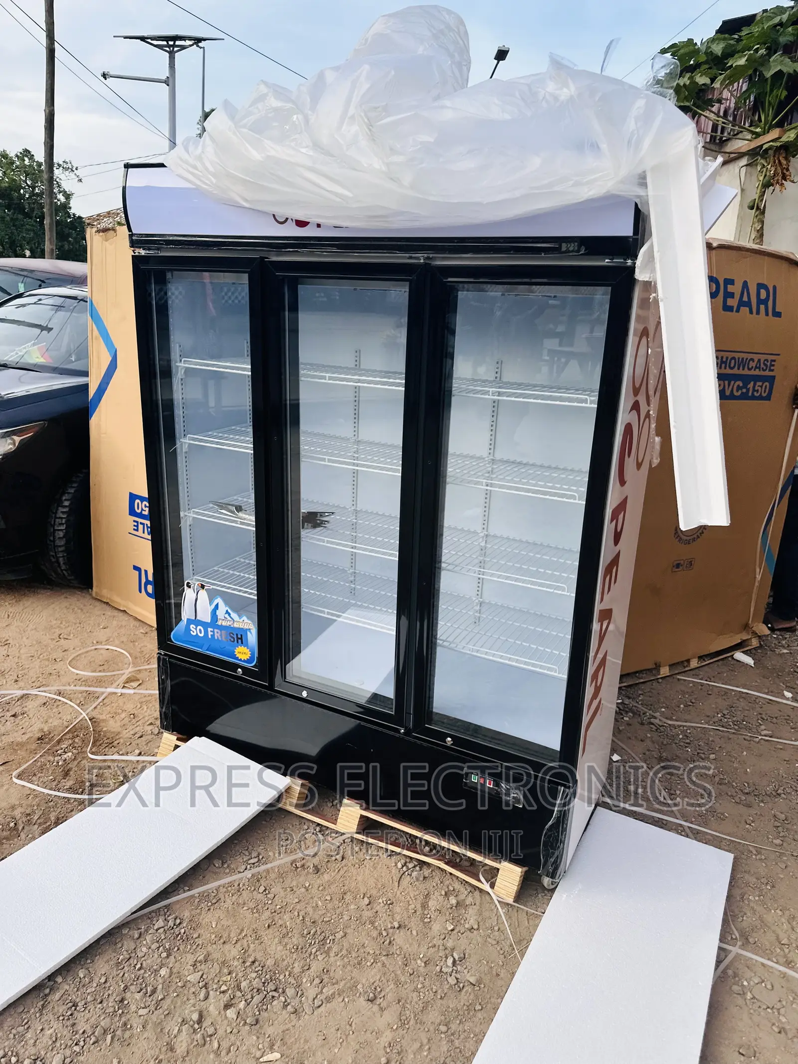 Neatly Sealed Pearl Display Fridge PVC-150 3doors