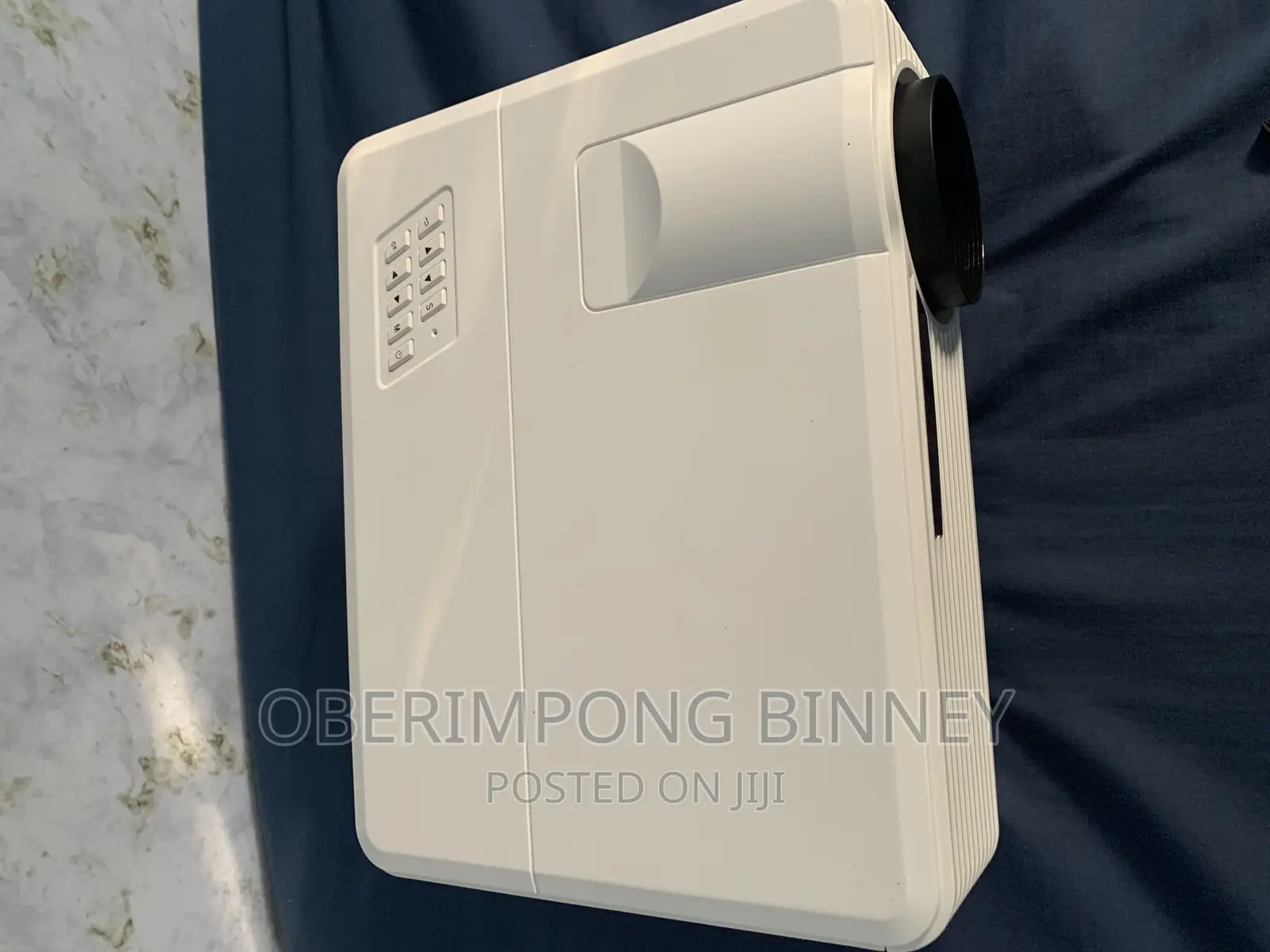 Projector Android ( Can Project Up Too 200 Inches)