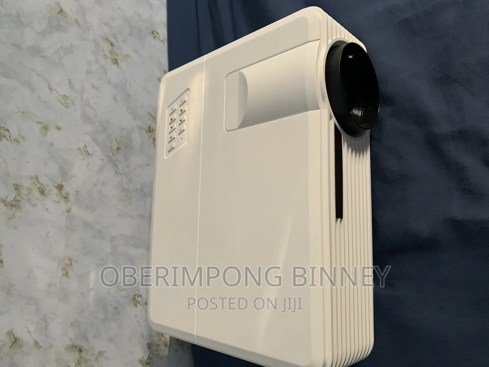 Projector Android ( Can Project Up Too 200 Inches)
