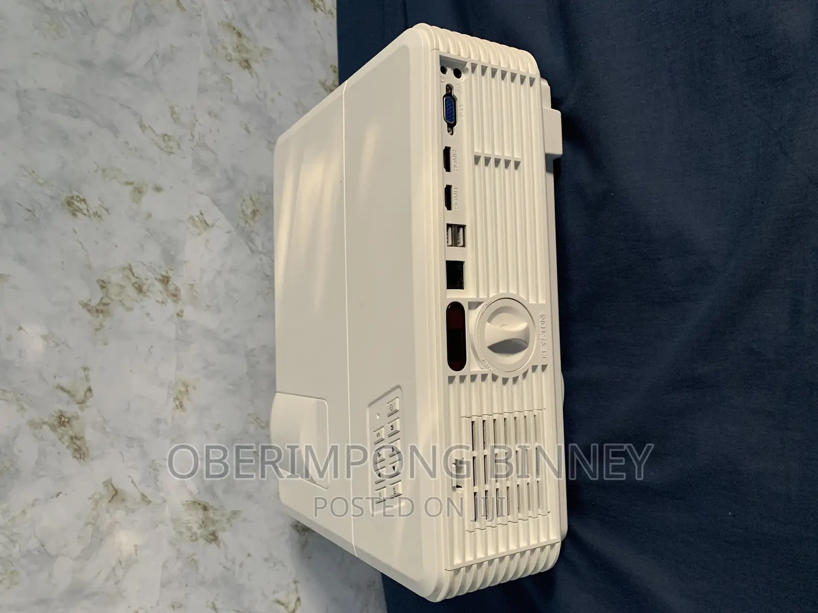 Projector Android ( Can Project Up Too 200 Inches)