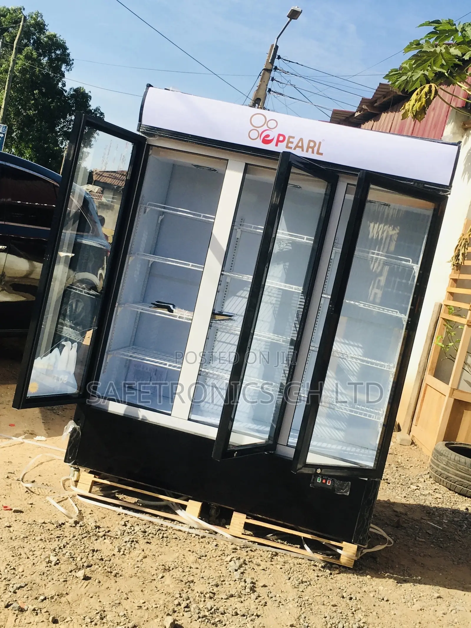 950 Liters Display 3 Doors Pearl PVC-150 Glass Fridge